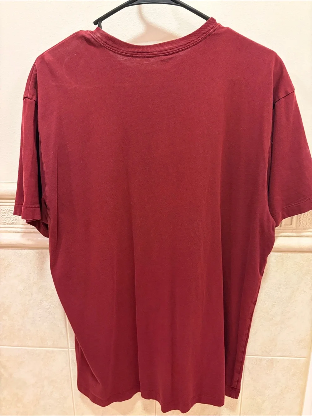 Banana Republic Men's Crewneck Tee in Maroon
